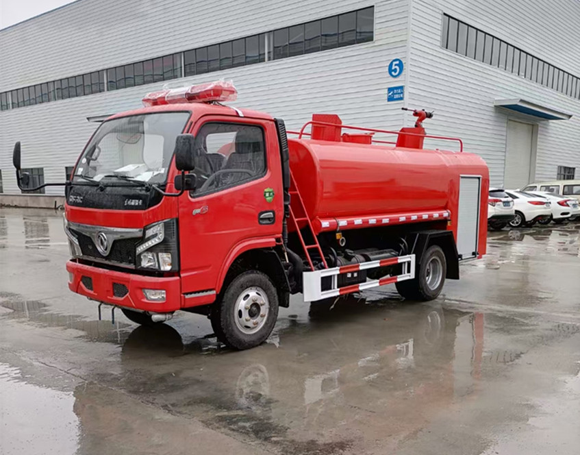 東風(fēng)5方灑水車-5方消防灑水車