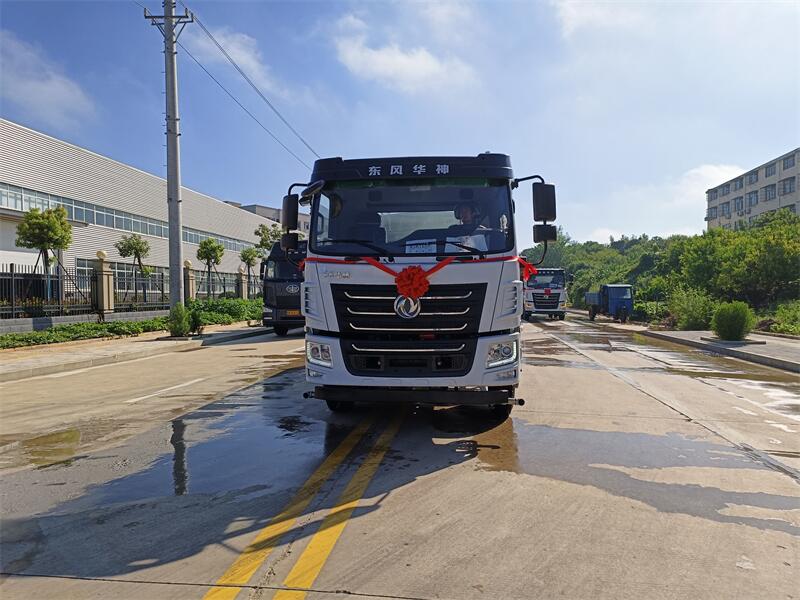 東風(fēng)華神 15方灑水車